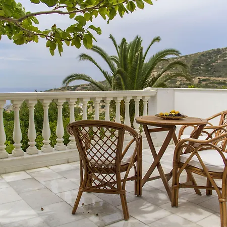 Petrino بيت ضيافة Ambrami