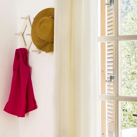 بيت ضيافة Petrino Ambrami