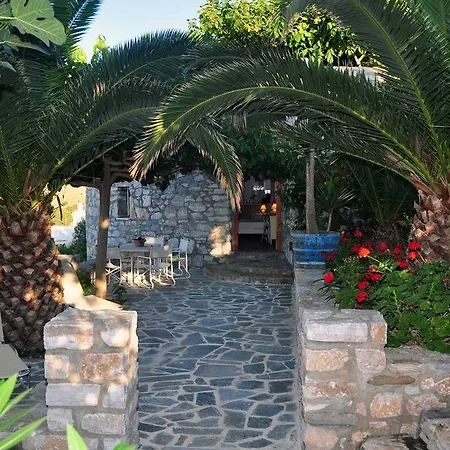 佩特里诺酒店 Ambrami