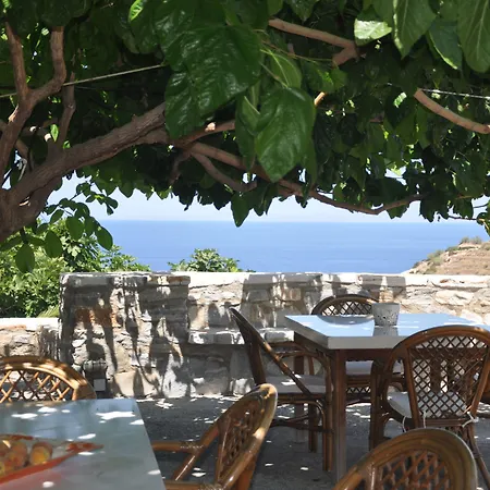 Petrino بيت ضيافة Ambrami